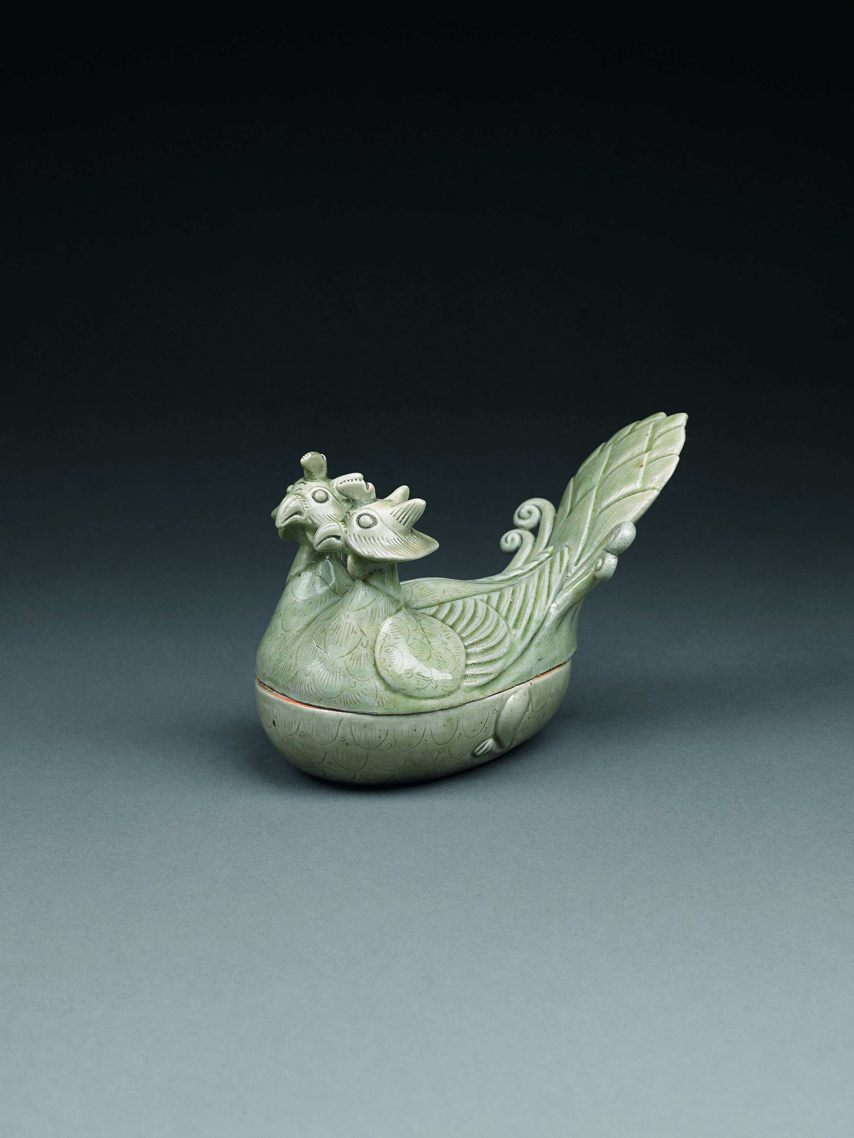 宋時代 越窯 青磁 花卉文 獸耳三足香炉 唐物 中国美術 高さ29cm 直径